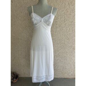 Vintage Vanity Fair White Nylon Lace Trim Slip Dress Size 32 Adjustable Straps